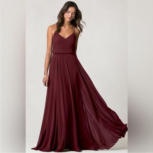 Jenny Yoo Inesse Dress in Hibiscus (red/burgundy) size 4 - Picture 4 of 10